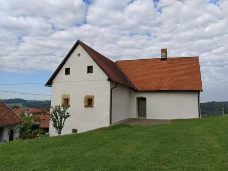 Mežnarija ob cerkvi sv. Treh Kraljev