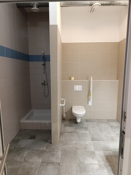 Posodobitev garderobnih in sanitarnih prostorov za invalide